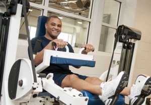After knee surgery, Lo Davis can exercise with a smile.