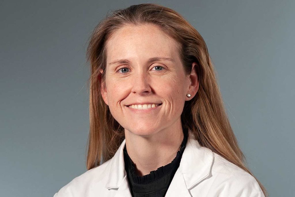 Headshot of nephrologist Daphne Knicely, MD
